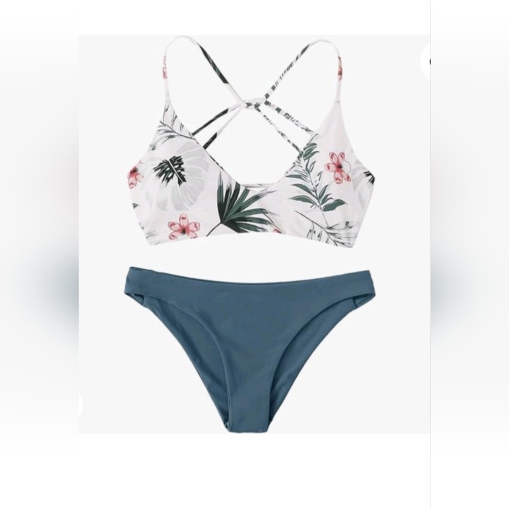 SweatyRocks Women's 2 piece bathing suit.